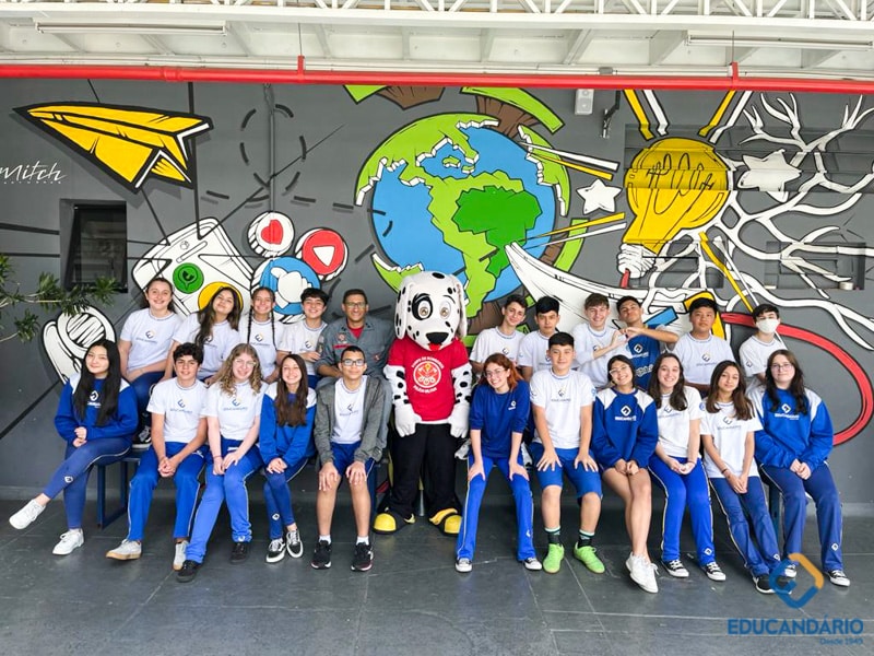 Projeto Bombeiro na Escola  -  4º e 8º anos  - Educandári...