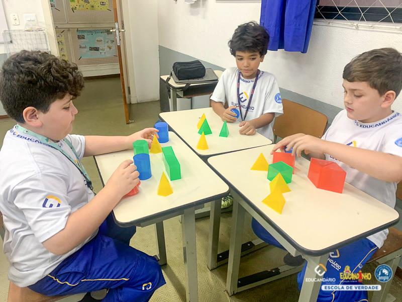Sólidos Geométricos (3º ano) - Educandário (2023)-11