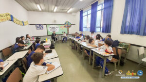 Entrevistando Personalidades - 4º ano - Educandário (2023)...