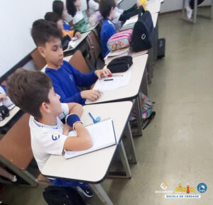 Entrevistando Personalidades - 4º ano - Educandário (2023)...