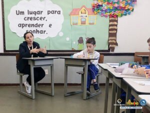 Entrevistando Personalidades - 4º ano - Educandário (2023)...