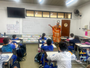 Contação de histórias - 4º ano-1